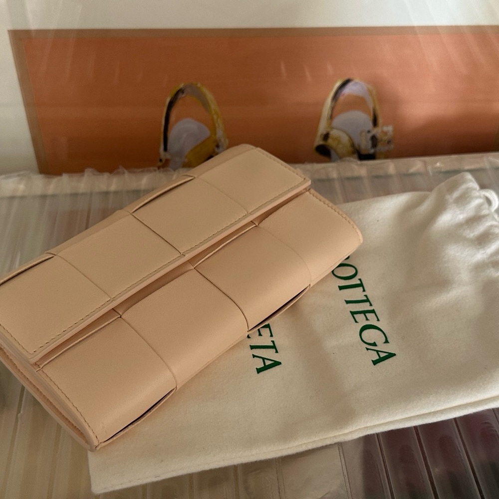 Bottega Veneta Beige Clutch